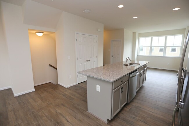Building Photo - 14317 Summit View Ln