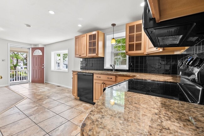Building Photo - Charming Conshohocken Home | 2 Beds, 2 Baths, Finished Basement, Wine Cellar & 2 Parking Spaces