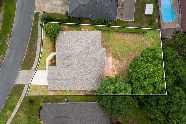 Building Photo - 2899 Chanterelle Cove