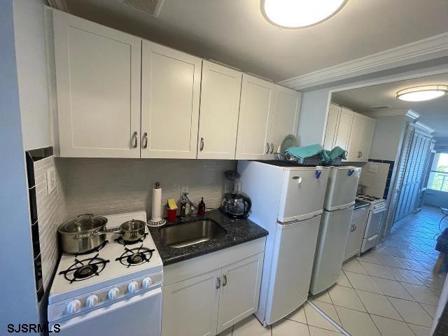 Building Photo - 6100 Boardwalk