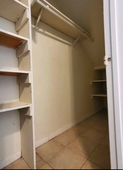 Building Photo - 7455 Calder Ave