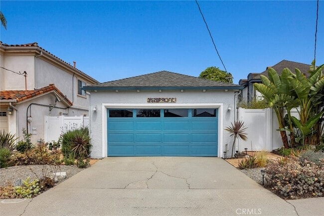 Primary Photo - 3528 Pacific Ave