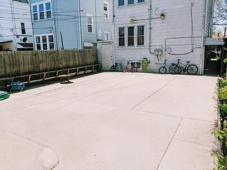 Building Photo - 2129 N Latrobe Ave