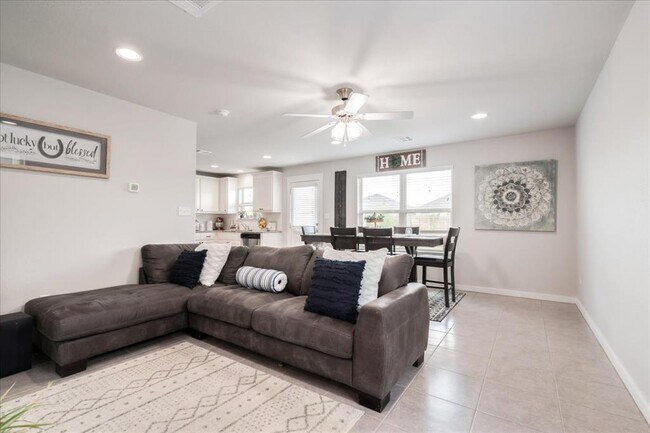 Building Photo - 144 Syrah Ct