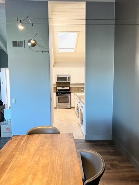 Building Photo - 7512 Vieja Castilla Way