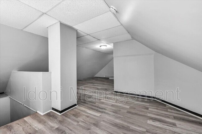 Building Photo - 694 Main St