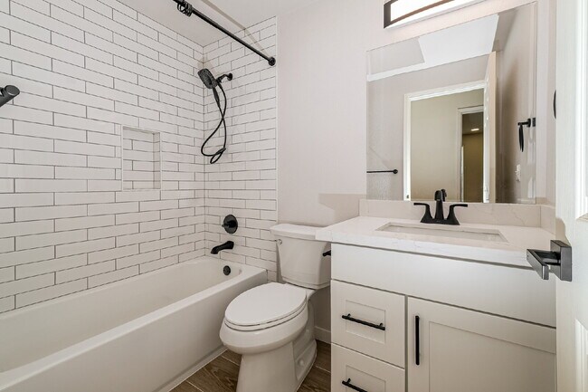 Building Photo - **Fully Remodeled 3+ Bedroom Home with Large Wraparound Deck – $500 OFF FIRST MONTHS RENT BEFORE ...