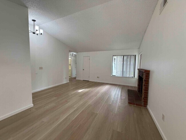 Building Photo - Great Natomas 3 Bedroom on Large Court