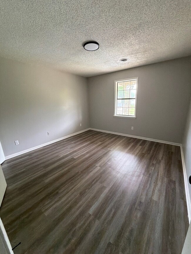 Building Photo - 207 Highland St