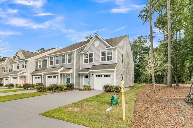 Building Photo - 1010 Crescent Cove Lane