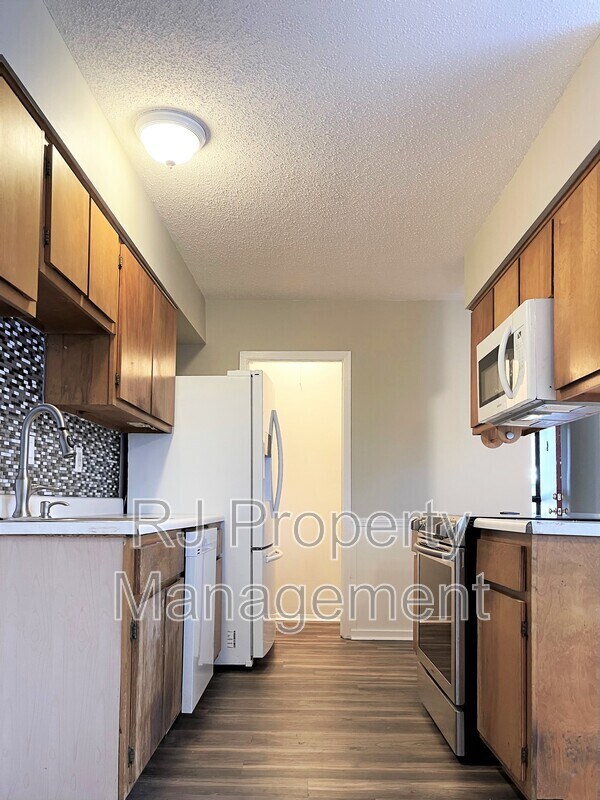 Building Photo - 4575 Buffer Dr