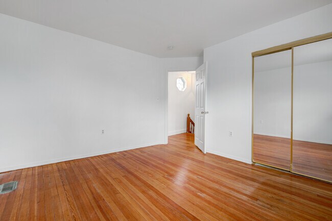 Building Photo - 2705 24th St NE