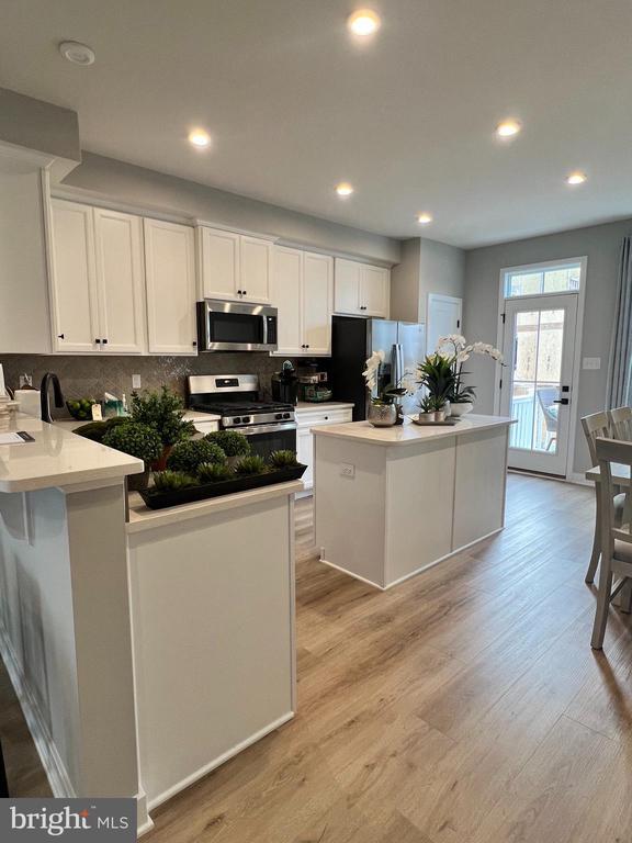 Building Photo - 5 Sidney Ln