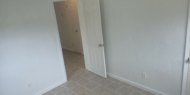 Building Photo - 1239 Morgan Dr