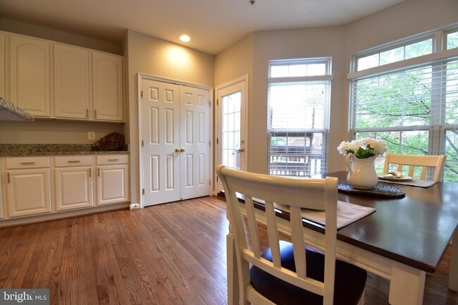 Building Photo - 5053 Kilburn St