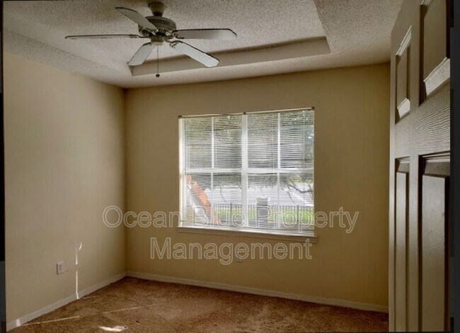 Building Photo - 18001 Richmond Pl Dr
