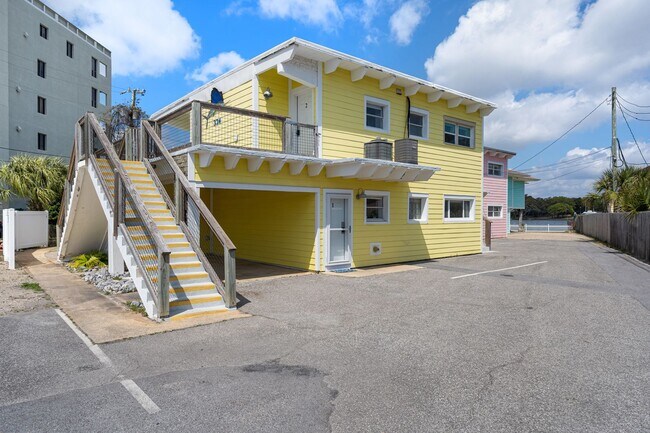 Building Photo - 334 Bluefish Dr