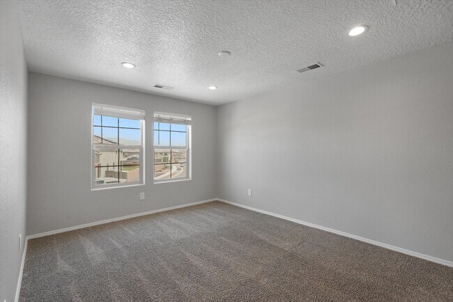Building Photo - 3205 Tazanita Lp SE