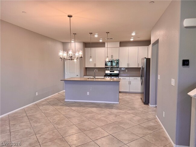 Building Photo - 2848 Alenga St