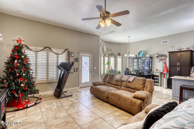 Building Photo - 13102 Cozy Cove Ave