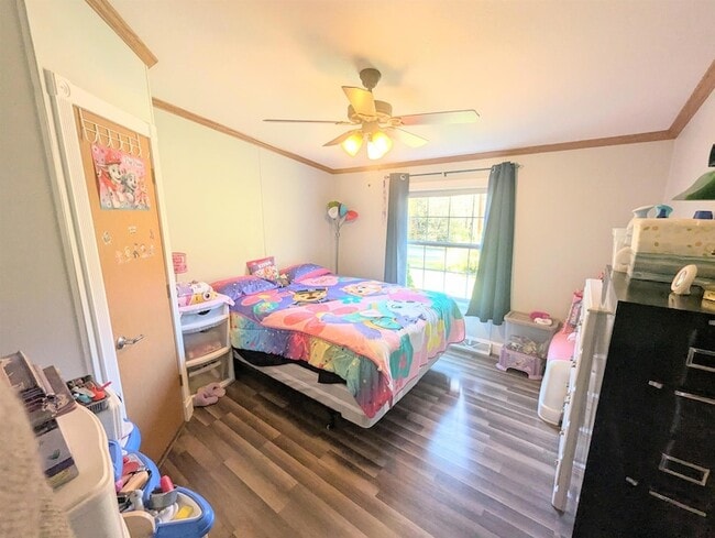 Building Photo - 43 Crestwood Dr