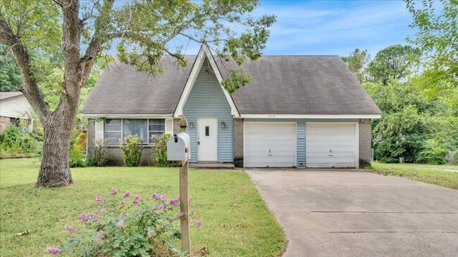 Building Photo - Beautiful 3 bedroom / 1.5 bath