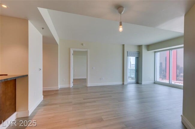 Building Photo - Luxury High-Rise Living at SKY | 29th Floo...