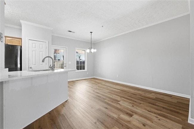 Building Photo - 5072 Leeshire Trace