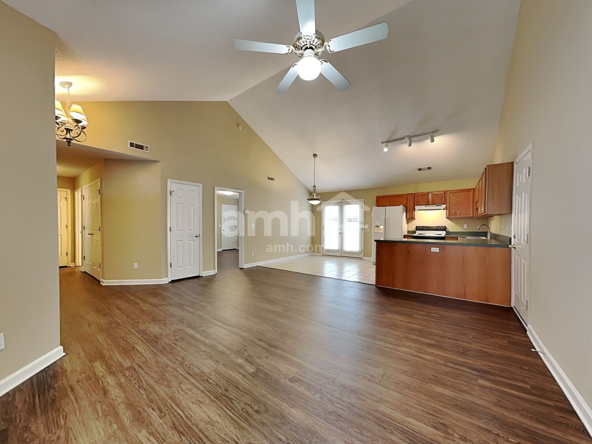 Building Photo - 1473 Lewisburg Pointe Dr