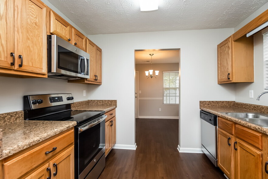 Building Photo - 420 Cathedral Dr