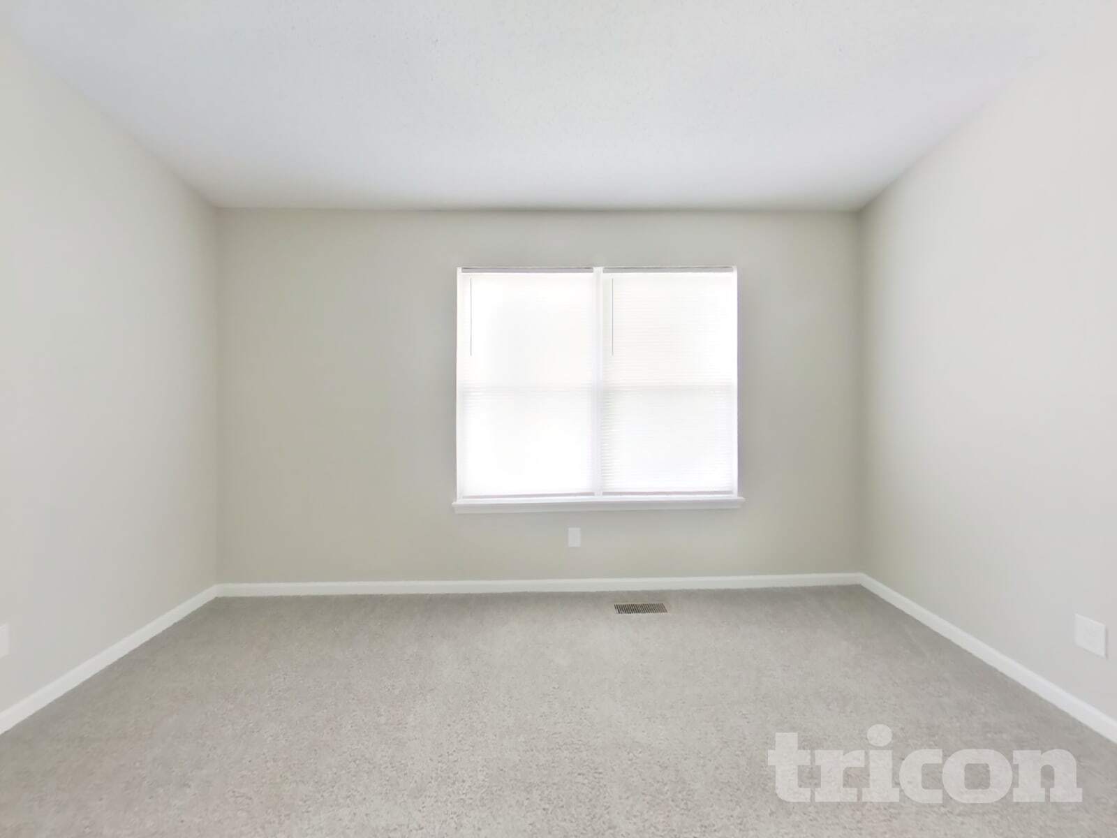 Building Photo - 1582 Tulip Ct