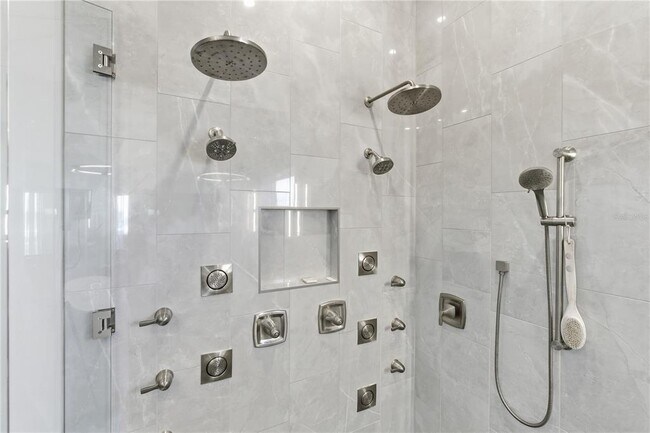 Building Photo - 340 Ocean Crest Dr