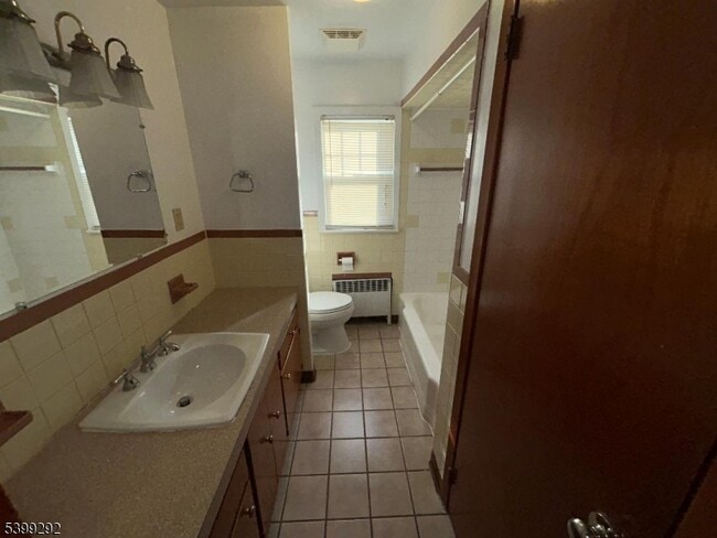 Building Photo - 1157 Goffle Rd