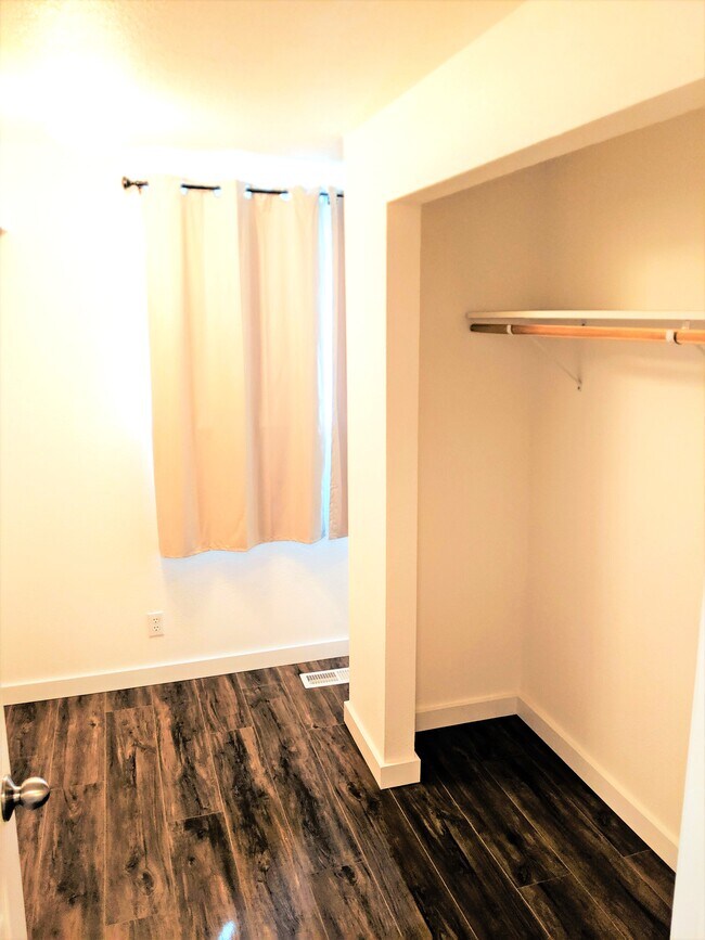 Building Photo - 7801 S Cushman Ave