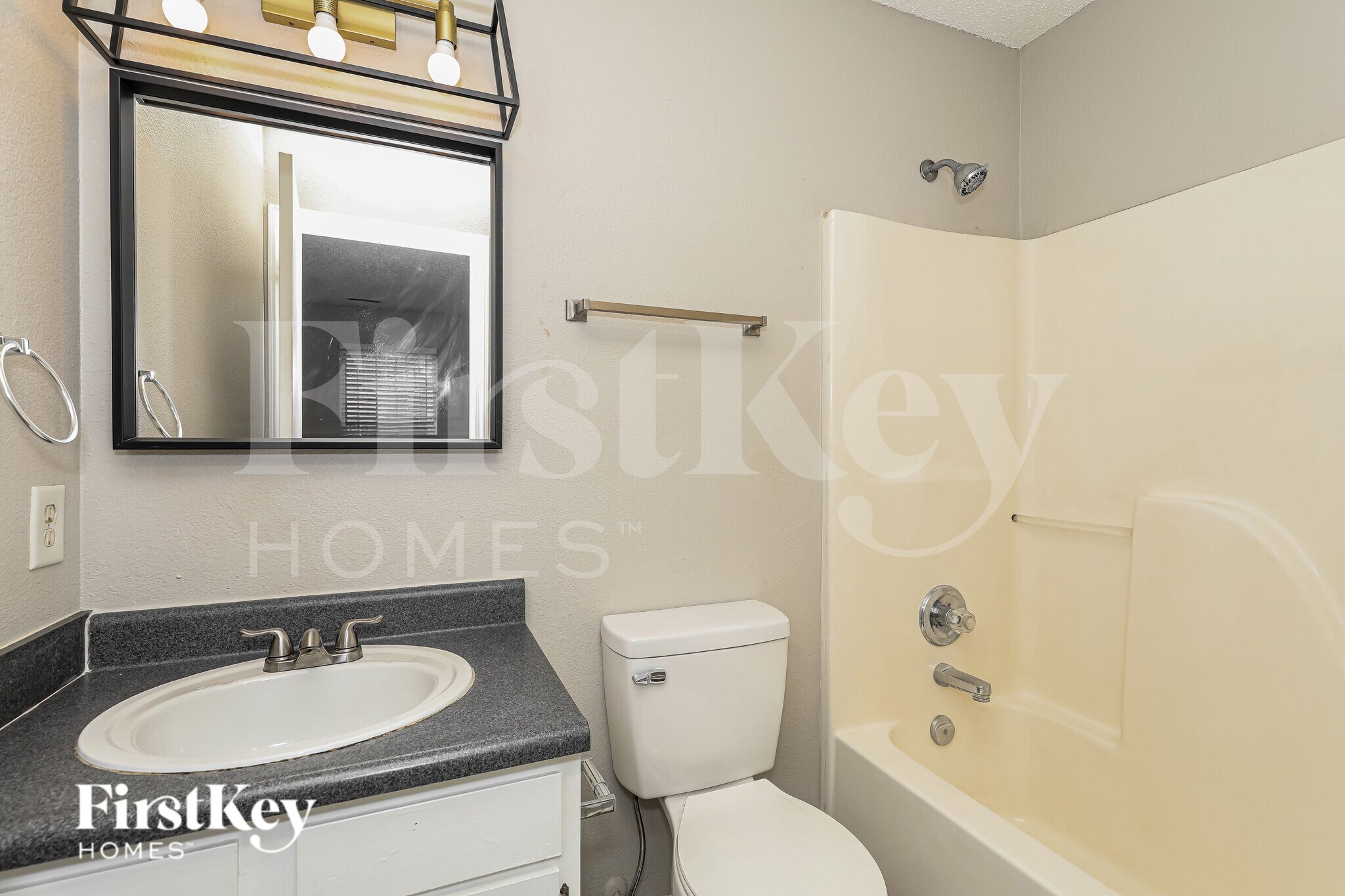 Building Photo - 9762 Trail Dr