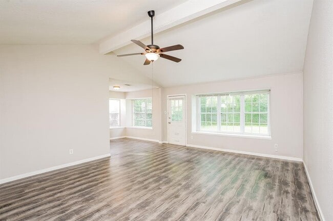 Building Photo - 16619 Barcelona Dr