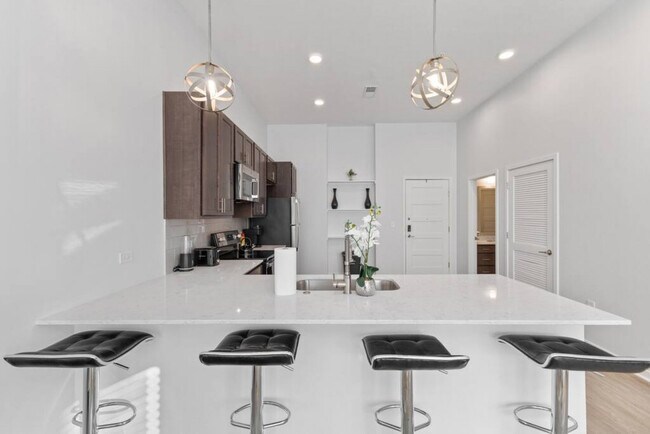 Building Photo - 11150 Lantern Rd