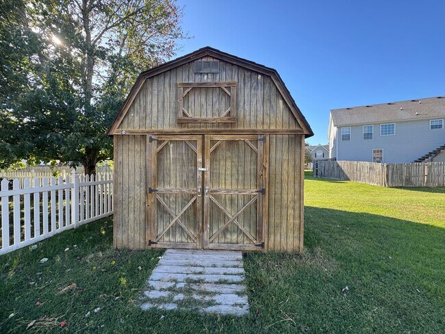 Building Photo - Beautiful Single Family Home