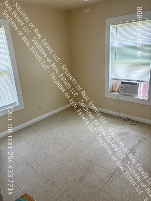 Building Photo - 808 Stetson Ave