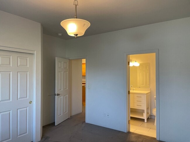 Building Photo - Beautiful 3 Bed, 2.5 Bath Home for Rent – Bright & Spacious in a Great Neighborhood