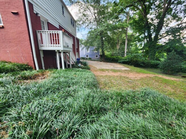 Building Photo - 2431 N Decatur Rd