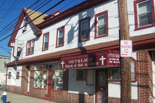 Primary Photo - 236-238 Lawrence Ave