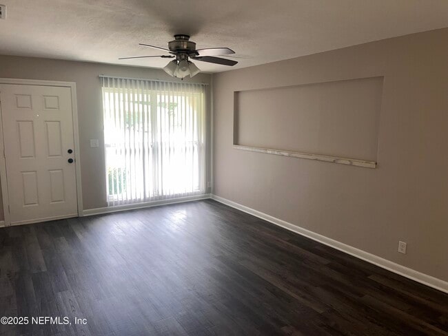 Building Photo - 6060 Mizzell Dr