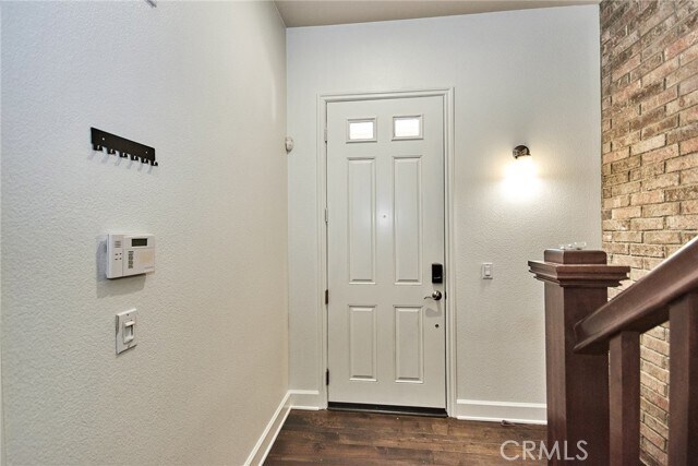 Building Photo - 15 Vantis Dr
