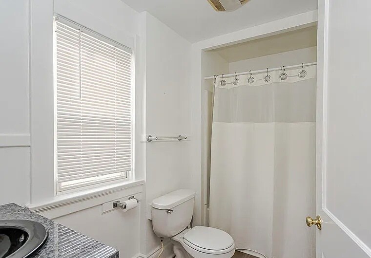 Building Photo - 1019 Radcliffe Dr