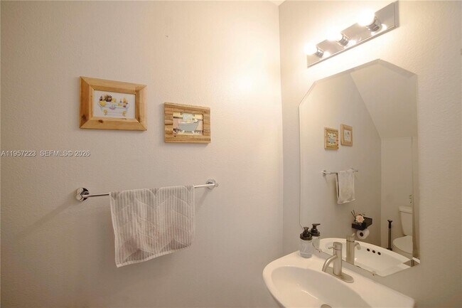 Building Photo - 8360 SW 27th St