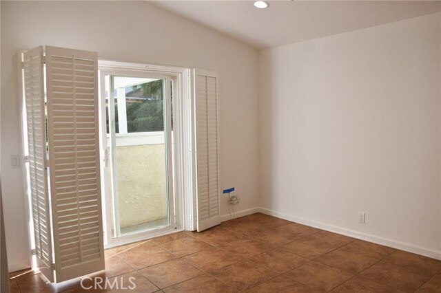 Building Photo - 3340 E Collins Ave