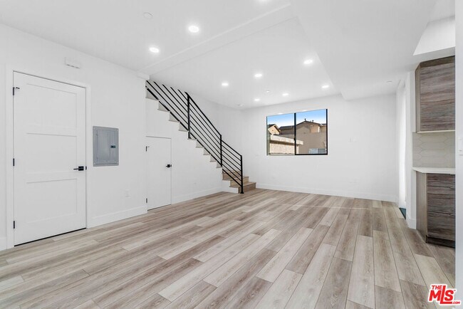 Building Photo - 3632 Keystone Av