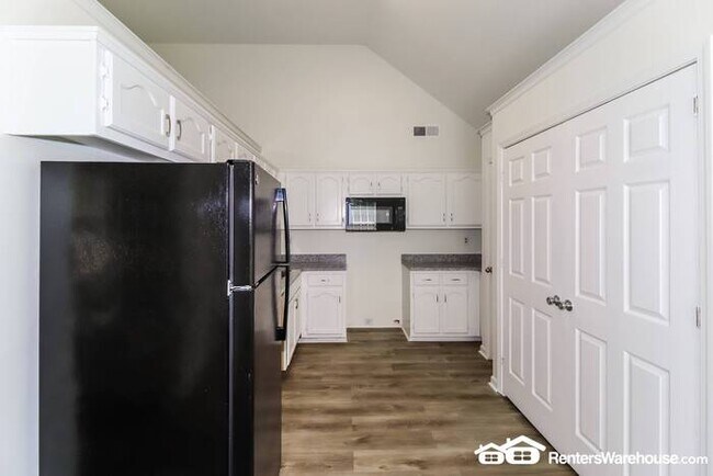 Building Photo - Newly Remodeled Southaven Home