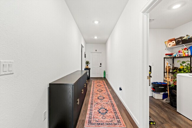 Building Photo - 701 Carlyle Wy